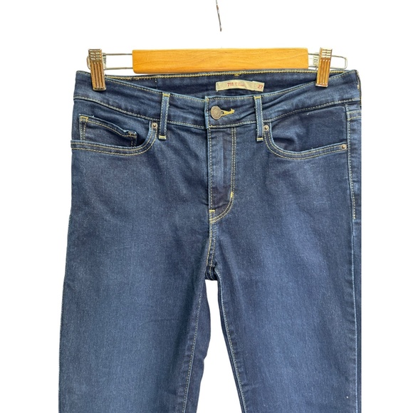 Levi's 711 Medium Wash Blue Jeans Size 27 - Picture 4 of 10